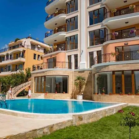 Flat At Complex Fenix-st. Vlas